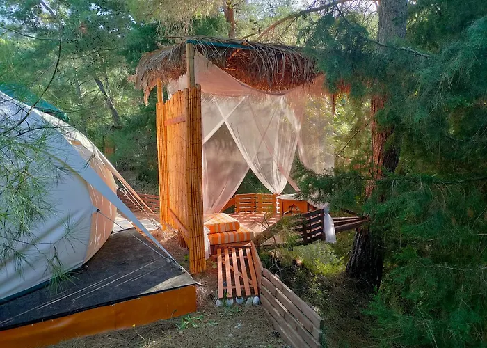 Luksustelt Vinsan Glamping & Wellness Centre