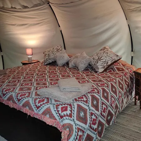 Luksustelt Vinsan Glamping & Wellness Centre