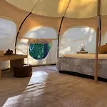 Vinsan Glamping & Wellness Centre Ελεούσα